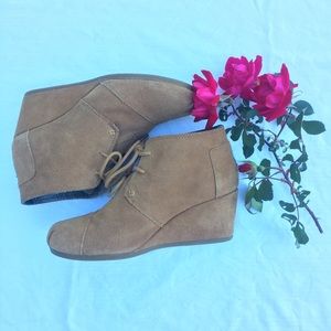 Toms Chestnut Wedge Booties